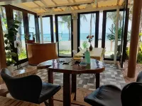 มาร์นินส์ เพลส โบราไกย์