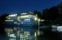 Botel Vodnik - Laiva