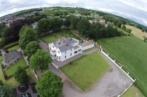Ardgort Country House - parking