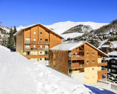 Vacancéole - Résidence Central Park Hotels in Allos