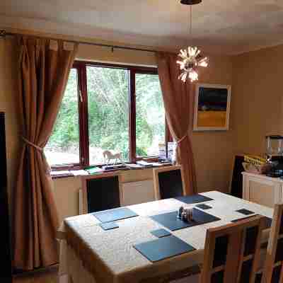Meadow Oak Dining/Meeting Rooms