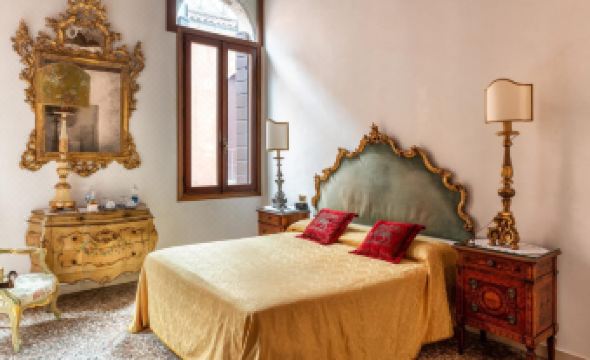 Luxury Venetian Rooms
