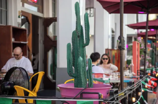 Whitelaw Hotel Отели рядом с достопримечательностью «Art Center - Richard Shack Gallery»