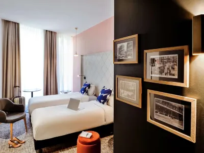Hôtel Mercure Marseille Canebière Vieux-Port Hotel in zona Randonnées théâtrales Marcel Pagnol Cie Dans la cour des Grands