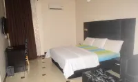 Ritz-Carinton Suites Hoteles en Enugu North