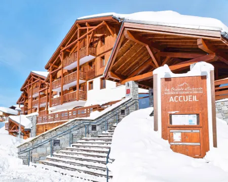 Lagrange Vacances les Chalets d'Emeraude Hotels in Hauteluce