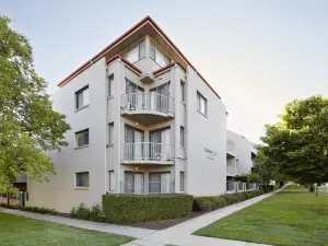 Pinnacle Apartments