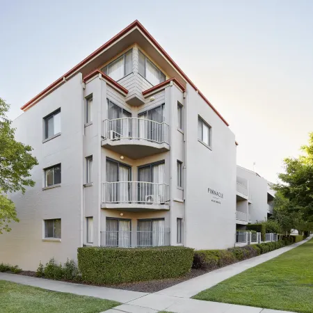 Pinnacle Apartments