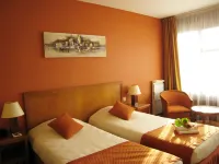 Le Grand Monarque Hotels in Saint-Ouen-en-Brie