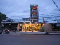 Hoang Kim Hotel & Restaurant โรงแรมใกล้พระธาตุดำ
