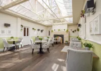 The Highworth Hotel - breakfast