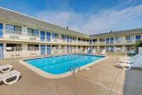 Motel 6 Wichita, KS - Parkplatz