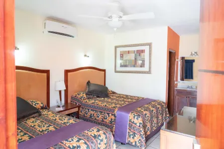 Cactus Inn Los Cabos