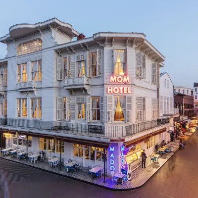 Mom Hotel Hotels near Buyukada Ferry Port