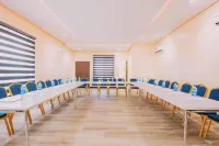 Maple Hotel
