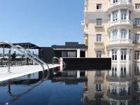 Hotel Inglaterra - Charme & Boutique Hotel dekat Pantai Poca