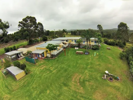 Top of the Lake Holiday Units Отели в г. Памбула