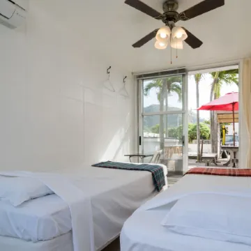 Hanamuro Inn AKA Island