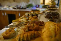 Taru Cave Suites - breakfast
