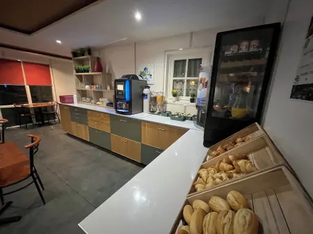 Fasthotel la Roche-Sur-Yon Отели в г. Муийрон-ле-Каптиф