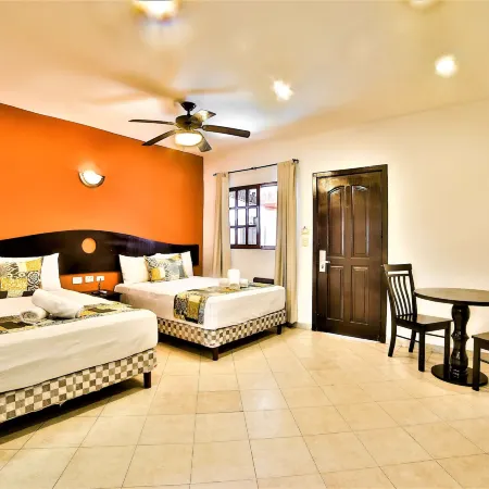 Hotel Colonial Playa del Carmen Отели рядом с достопримечательностью «Парк Основателей»