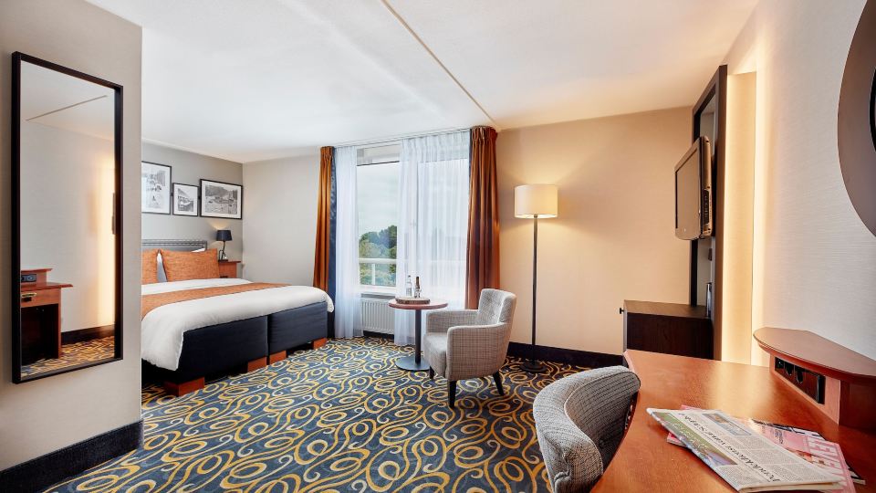 Carlton Square Hotel