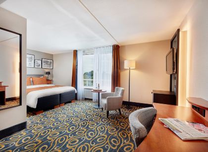 Carlton Square Hotel