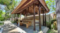 Samba Villas Beachfront View Hotels in Гили Траванган