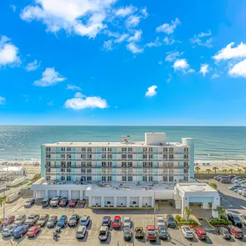 Holiday Inn Resort OCEANFRONT @ SURFSIDE BEACH by IHG