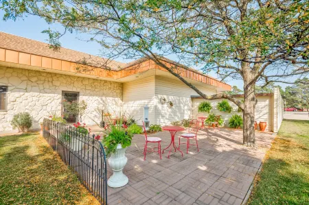 Quality Inn & Suites Escanaba North Отели в г. Bay de Noc Township