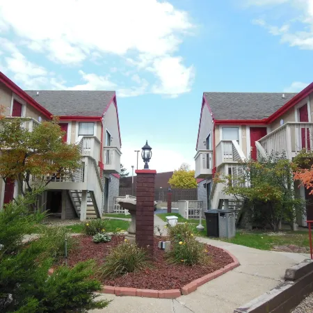 Affordable Suites of America Grand Rapids Отели рядом с достопримечательностью «Колледж Келвин»