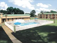 Garden Inn & Suites - Family