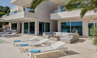 Beachfront Villa Seven Sins with Pool