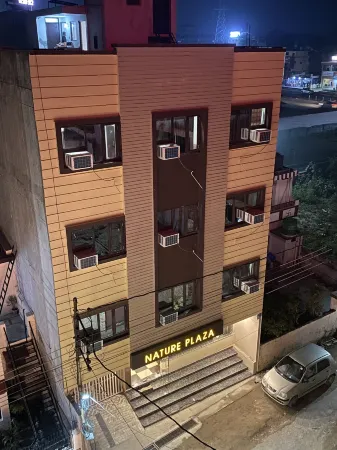 Hotel Nature Plaza Отели в г. Хардвар