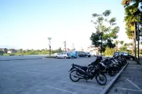 Harris Hotel & Residences Sunset Road - parking