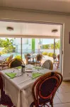 Mackay Oceanside Central Hotel Official