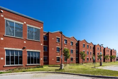 Residence & Conference Centre - Welland فنادق في Niagara Regional Municipality