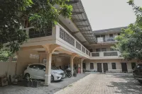 RedDoorz Syariah Near Jamtos Jambi 2 Hôtels à : 