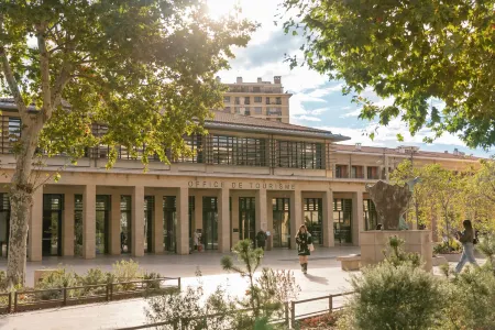 The Originals Résidence Aix Schuman Отели рядом с достопримечательностью «Фонтан Ротонда»