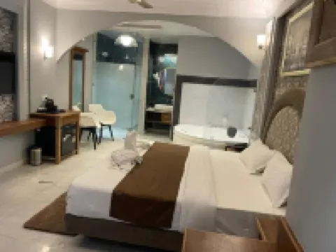 Mahal E Noor Amritsar Haveli Hotels in Sirsa