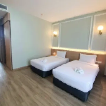 Mayflower Grande Suite Hotel