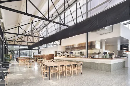 Southcamp Отели рядом с достопримечательностью «Wise Wine»