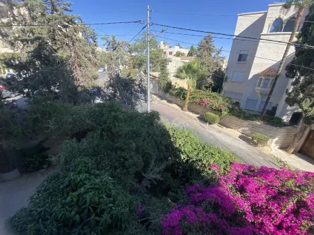 Lemon Tree Residence Отели рядом с достопримечательностью «Darat al-Funun»