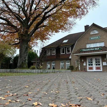 Hotel Thesdorfer Hof Отели рядом с достопримечательностью «Риссен»
