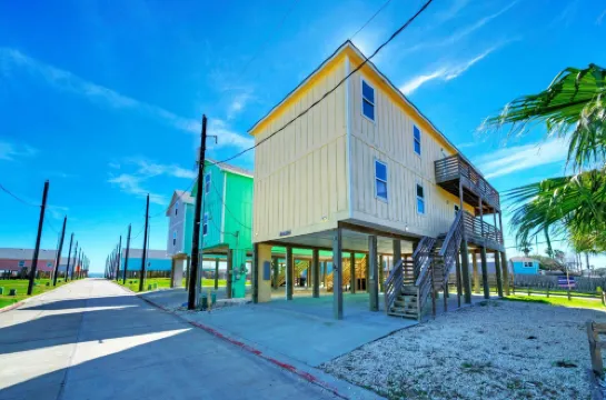 Sleeps 28 2 Homes w Boat Dock Waterfront Pool Laguna Village Haven