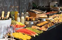 AXEL HOTEL BILBAO ONLY ADULTS - breakfast