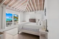 ビーチフロント ホワイトパーム ヴィラ - ター ベイ のホテル