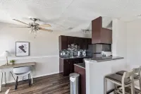 Grand Prairie Amenity-Rich Apartments by Barsala