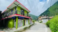 JIYAHA WATERFALL AND SNOW VIEW Homestay Hotels in Tibetan Colony