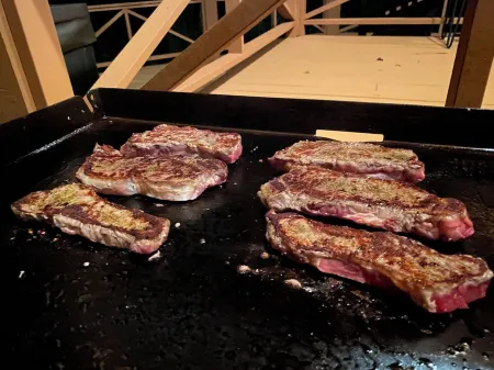 Stunning, Mtn-Top, Lakeview Cabin on Private 8 acres Отели в г. Джонсон